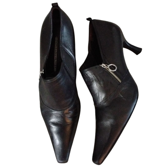 Donald J. Pliner Black Pointed Toe Ankle Booties Zippered Heels Size 10.5 - Picture 1 of 15